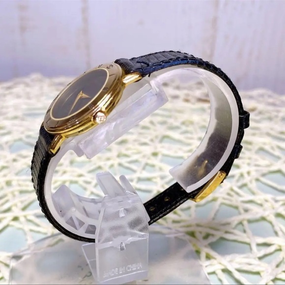 GUCCI Italian Luxury Watch Swiss Movement Quartz - Picture 2 of 9